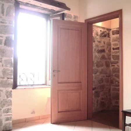 Bed & Breakfast Domus Grampone Castelpagano